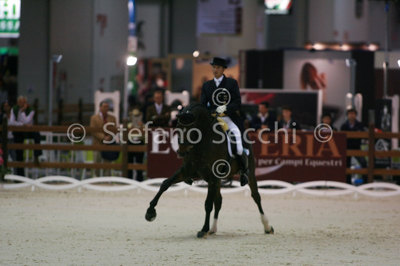 LAUGKS_MEGGLE\'S WELTTALL_MILANO_2011_SS2_2439.jpg